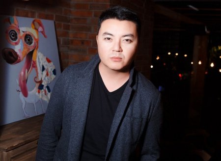 "ЖАУАП БЕРСЕ, КЕЗДЕСУГЕ ШАҚЫРАМЫН": АЛМАС КІШКЕНБАЕВ БЛОГЕР АРУҒА СЕЗІМІН БІЛДІРДІ