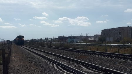 Қызылордада теміржол өткелі болмағандықтан, жолаушы пойызы адам қағып өлтірді