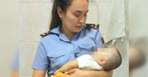 Ақтөбеде мас ана бес айлық сәбиін орындыққа тастап кеткен