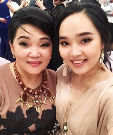 "Анамның тағдырын қайталаудамын" - Айжұлдыз Адайбекова