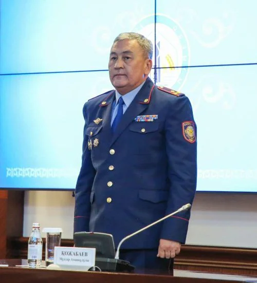 Одессадағы анальды секс әуесқойлары Траннидің үлкен әтешін сору