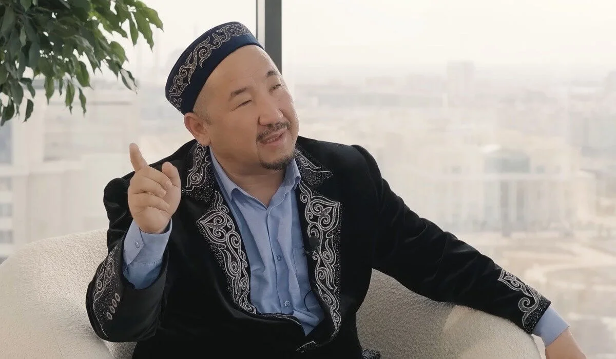 Әдемі брюнеткалар онлайн