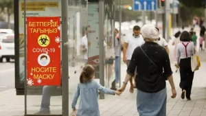 "Омикрон" өршіді: вакцина егу қайта басталуы мүмкін