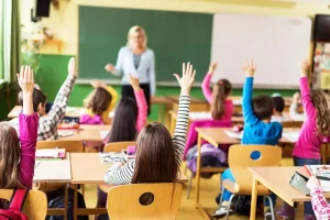 Баланы мектепке қай жаста берген дұрыс?: мамандар кеңес берді