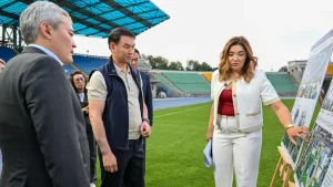 "Ретке келтіру керек": Алматы әкімі Дженнифер Лопестің концерті өтетін Орталық стадионның жай-күйін тексерді