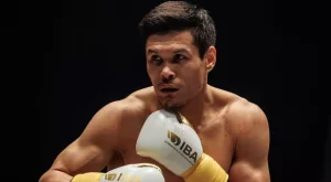 Қос қазақ боксшысы «Канело» - Кроуфорд кардында өнер көрсетеді