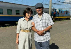 Баян Алагөзова белгісіз ер адаммен көзге түсті