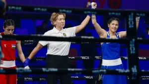 Астанадағы Әлем кубогы: Назым Қызайбай өзбек қызын жарыс жолынан шығарды