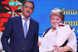 Аудан әкімі ақ халатты абзал жандарды кәсіби мерекемен құттықтады