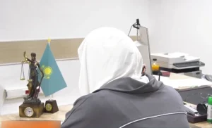 17 жастағы қызға қатарласы айлар бойы қорлық көрсеткен