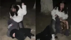 Колледж студенті өзімен қатарлас қызды аяусыз соққыға жыққан