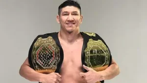 Қуат Хамитов Дубайда жеңіске жетіп, Республика күнімен құттықтады