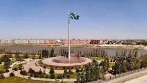 Қызылордада Республика күніне орай Мемлекеттік Ту көтеру рәсімі өтті