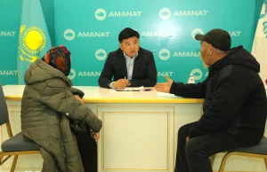 Қала әкімі Нұржан Ахатов азаматтарды жеке қабылдап, мәселелерін шешу жолдарын талқылады