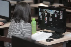 Қала мектептерінің барлығы қашықтықтан оқытуға көшті