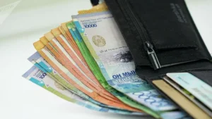 Ер адам әріптестерін «ата-анам қайтыс болды» деп алдап, ақша жинаған