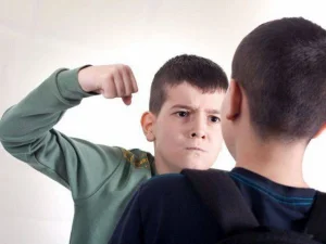 Ауруханада мүмкіндігі шектеулі баланы соққыға жыққан