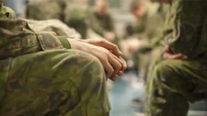 Әскерилер қаржылық пирамиданы басқарған