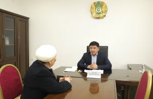 Қала әкімі Нұржан Ахатов тұрғындарды жеке мәселелері бойынша қабылдады