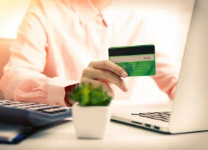 Мұғалім әріптестерінің атына 3,6 млн теңге несие рәсімдеген