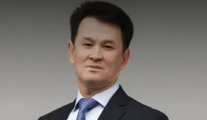 Әнші Медеу Арынбаевтың масаң күйде отырған видеосы тарады