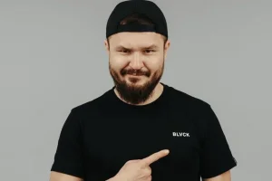 Стендаптан — изоляторға