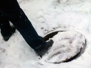 Мұғалім шұңқырға түсіп кеткен оқушыны құтқарып қалды