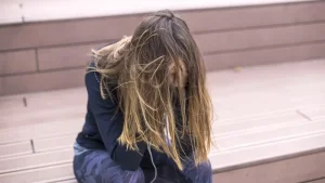 ІІМ академиясының курсанты 17 жастағы қызды соққыға жықты