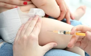 Арзан вакцинаның кесірінен балалар ауруға шалдығады - министрлік түсініктеме берді