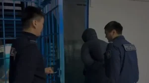 Қызылордада ер адам көршісі мен қызын пышақтап өлтірген