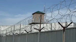 Түрме қызметкерлері сотталғандарды азаптаған