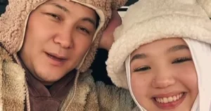 Әнші Жігер Ауыпбаев өзінен 15 жас кіші сүйіктісін көрсетті