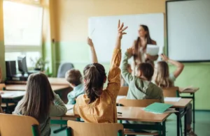 Қазақстанда мұғалімдер енді сабақтан тыс уақытта оқушыларға жауап бермейді