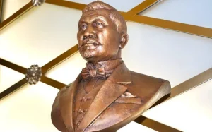 Шетелде Әлихан Бөкейханға бюст орнатылды