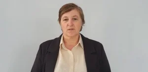 Ауыл мұғалімі боранда қалған жүргізушілерге жол көрсетті