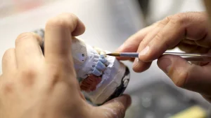 Cтоматологиялық клиникада 4,5 мыңнан астам адамға жалған қызмет көрсетілген