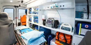 Көлік ішінде екі адам өлі күйінде табылды