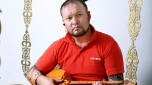 Танымал автоблогер құқық бұзғаны қамауға алынды