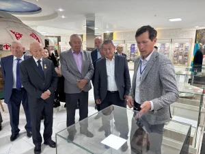 ЖАЛАҒАШТА ҚАҺАРМАН ТАБЫНБАЕВТЫҢ 90 ЖЫЛДЫҒЫНА АРНАЛҒАН ТАНЫМДЫҚ КОНФЕРЕНЦИЯ ӨТТІ