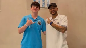 Киберспортшының Неймармен фотосы әлеуметтік желіні шулатты