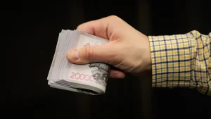 Ер адам бұрынғы сүйіктісін сотқа беріп, 2,5 млн теңге талап етті