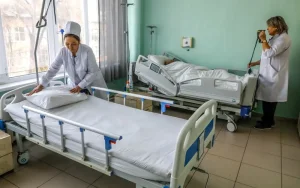Қызылордада биіктен құлаған студент дәрігерлер бақылауында