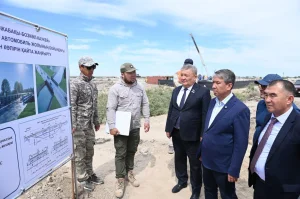 ҚАЗАЛЫ АУДАНЫ ӘКІМІ ҚОЖАБАҚЫ АУЫЛЫНДАҒЫ ҚҰРЫЛЫС ЖҰМЫСТАРЫНЫҢ БАРЫСЫН БАҚЫЛАДЫ