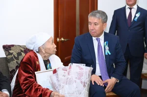 ҚАЗАЛЫДА ҰЛЫ ЖЕҢІСКЕ ҮЛЕС ҚОСҚАН ТЫЛ АРДАГЕРЛЕРІНЕ ҚҰРМЕТ КӨРСЕТІЛДІ