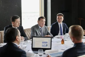 ҚЫЗЫЛОРДА ОБЛЫСЫНЫҢ ӘКІМІ «VANA INTERNATIONAL» КОМПАНИЯСЫ ӨКІЛДЕРІМЕН КЕЗДЕСТІ