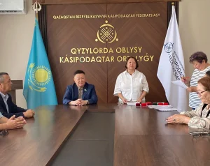 ҚЫЗЫЛОРДА ОБЛЫСЫНДА ЕҢБЕККЕ ҚҰРМЕТ, ӨНЕРГЕ ҚОЛДАУ АТТЫ МЕРЕКЕЛІК ЖИЫН ӨТТІ