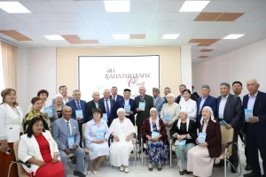 ЖАЛАҒАШ АУДАНЫНЫҢ ТАНЫМАЛ ТҰЛҒАСЫ ЕСЖАНОВ ТЕМІРБЕК ӘУБӘКІРҰЛЫНЫҢ ЖАҢА КІТАБЫНЫҢ ТҰСАУЫ КЕСІЛДІ