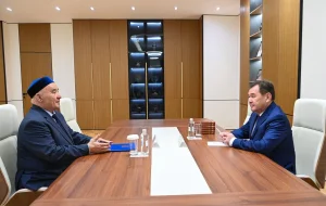 Облыс әкімі белгілі жырау, фольклортанушы ғалым Алмасбек Алматовпен кездесті