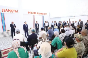 ЖАЛАҒАШ АУДАНЫНЫҢ ӘКІМІНІҢ ЕСЕПТІК КЕЗДЕСУІ БАСТАЛДЫ