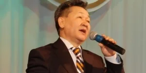«Дос-Мұқасан» тобының әншісінің ұлы халықтан көмек сұрады